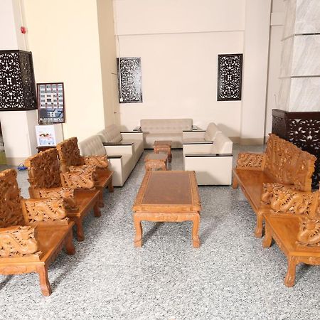 H Plus Hotel Янгон Экстерьер фото
