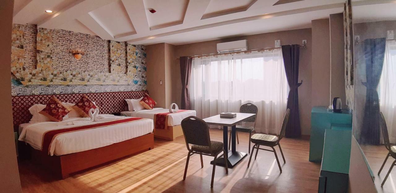 H Plus Hotel Янгон Экстерьер фото
