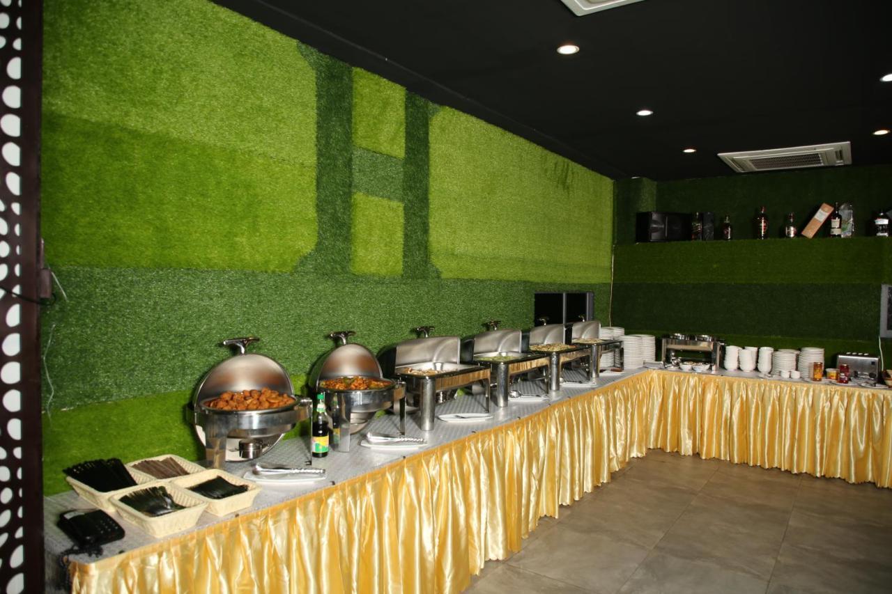 H Plus Hotel Янгон Экстерьер фото