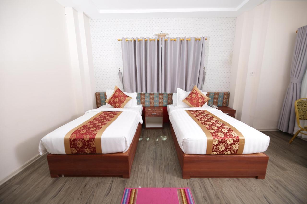 H Plus Hotel Янгон Экстерьер фото