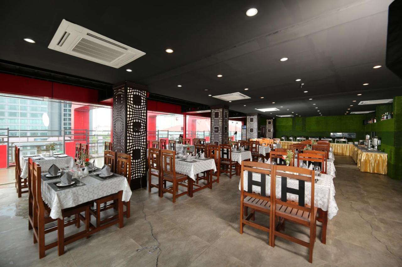 H Plus Hotel Янгон Экстерьер фото