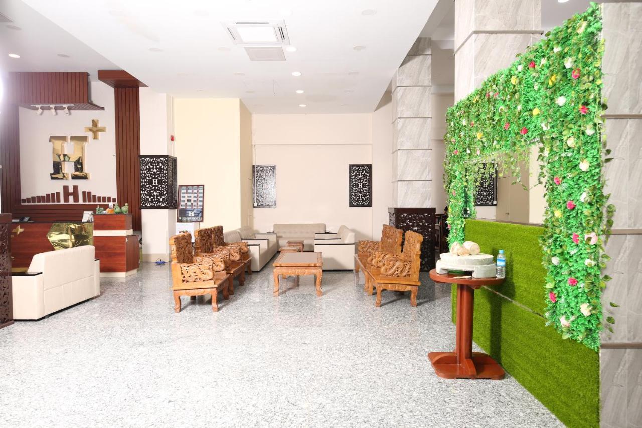H Plus Hotel Янгон Экстерьер фото